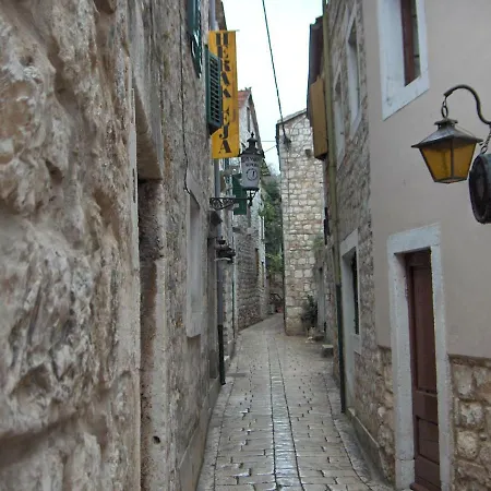 Stari Grad * Stari Grad (Hvar)